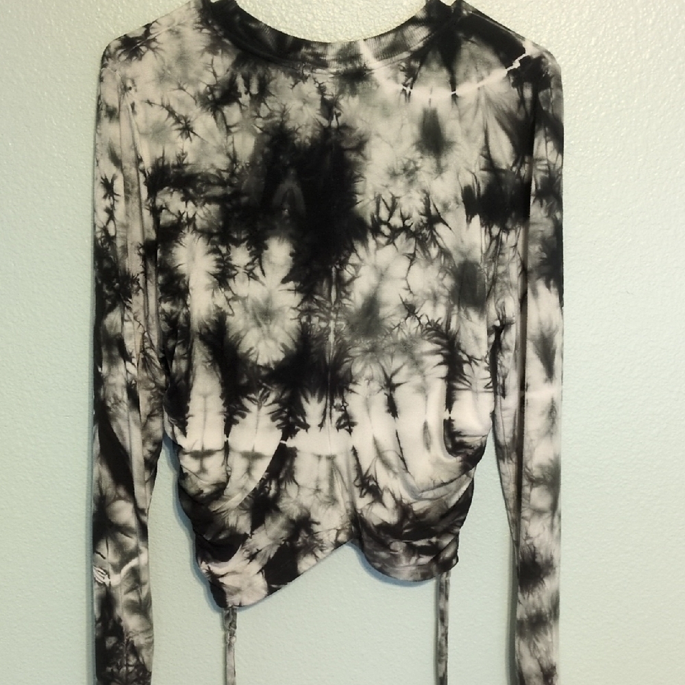 Young Fabulous & Broke Monochrome Tie-Dye Long Sleeve Top - Picture 5 of 5